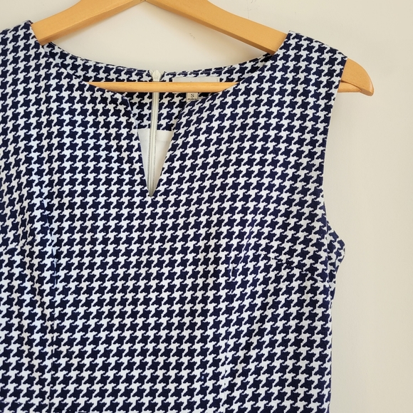 EUC Ava. Houndstooth dress - Picture 2 of 6